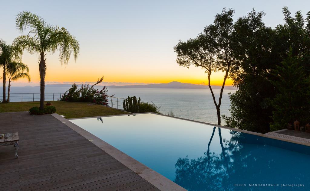 Villa Mos Kalamáta Buitenkant foto