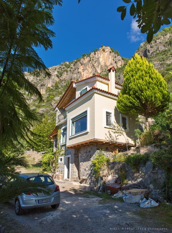 Villa Mos Kalamáta Buitenkant foto