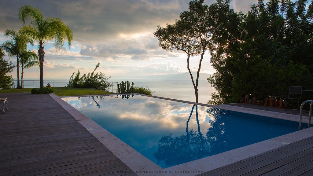 Villa Mos Kalamáta Buitenkant foto